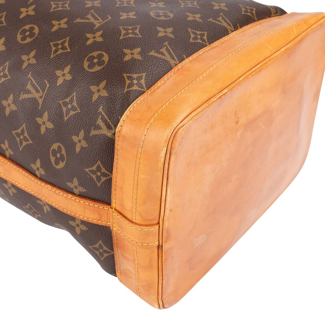 Louis Vuitton Louis Vuitton Monogram Canvas Sac Noé Grande Shoulder Bag Bruin