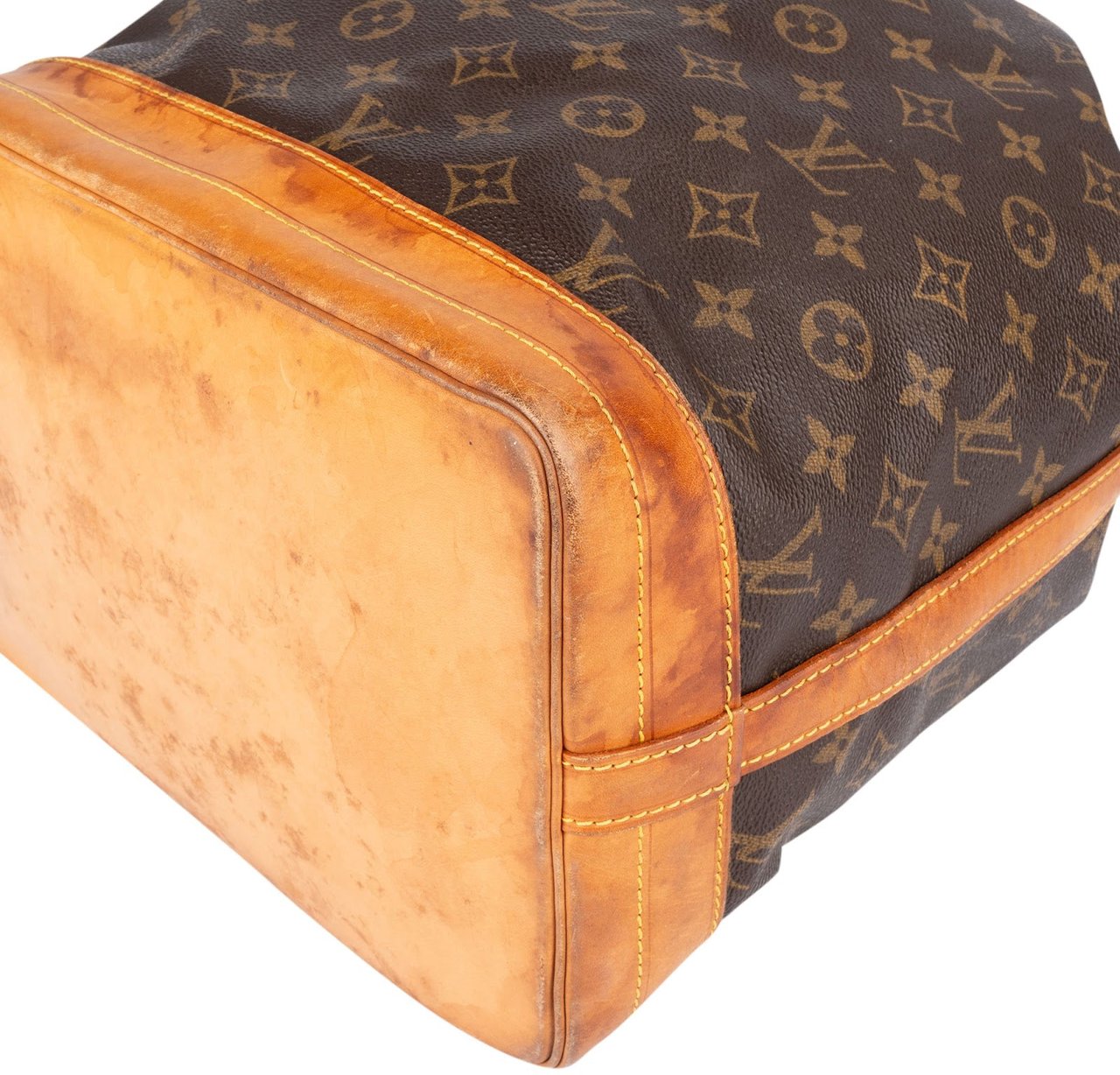 Louis Vuitton Louis Vuitton Monogram Canvas Sac Noé Grande Shoulder Bag Bruin