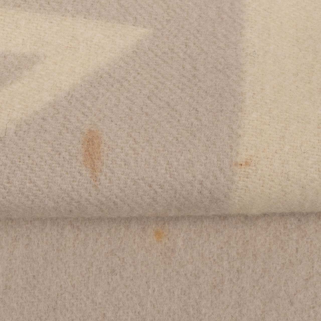 Louis Vuitton Louis Vuitton Cashmere Monogram Cardiff Schal Scarf Beige