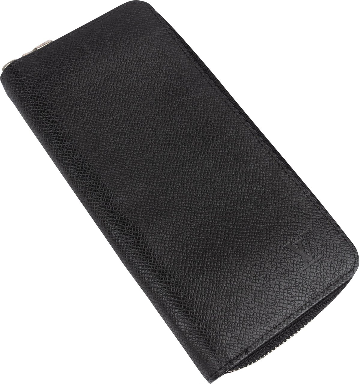 Louis Vuitton Louis Vuitton Taiga Leather Zippy Vertical Wallet Zwart