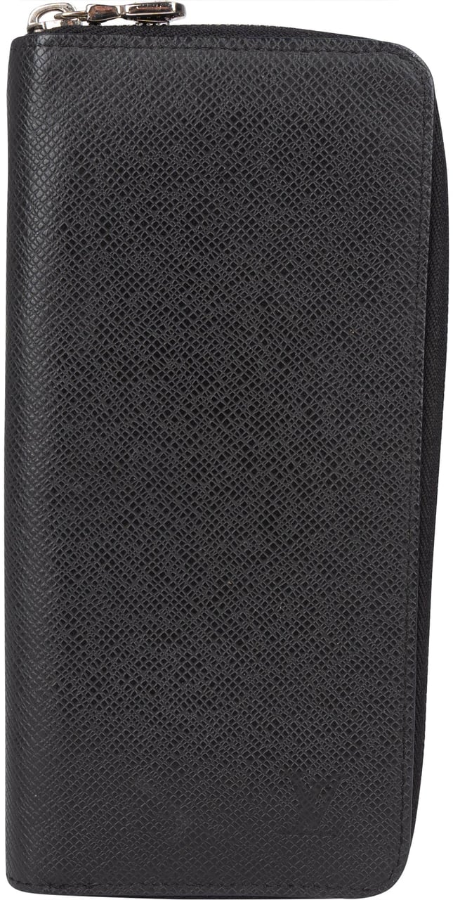 Louis Vuitton Louis Vuitton Taiga Leather Zippy Vertical Wallet Zwart