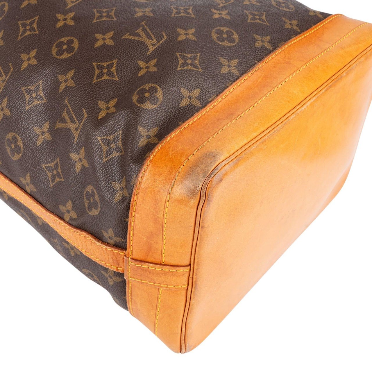 Louis Vuitton Louis Vuitton Monogram Canvas Sac Noé Grande Shoulder Bag Bruin