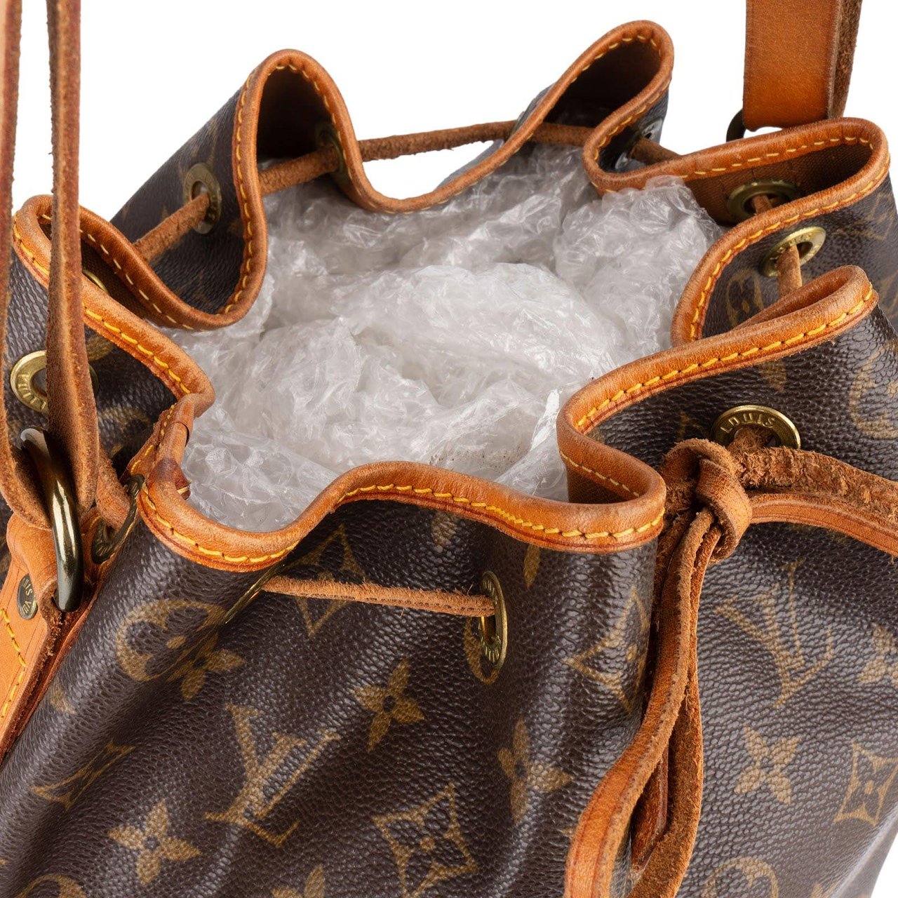 Louis Vuitton Louis Vuitton Monogram Canvas Sac Noé Grande Shoulder Bag Bruin