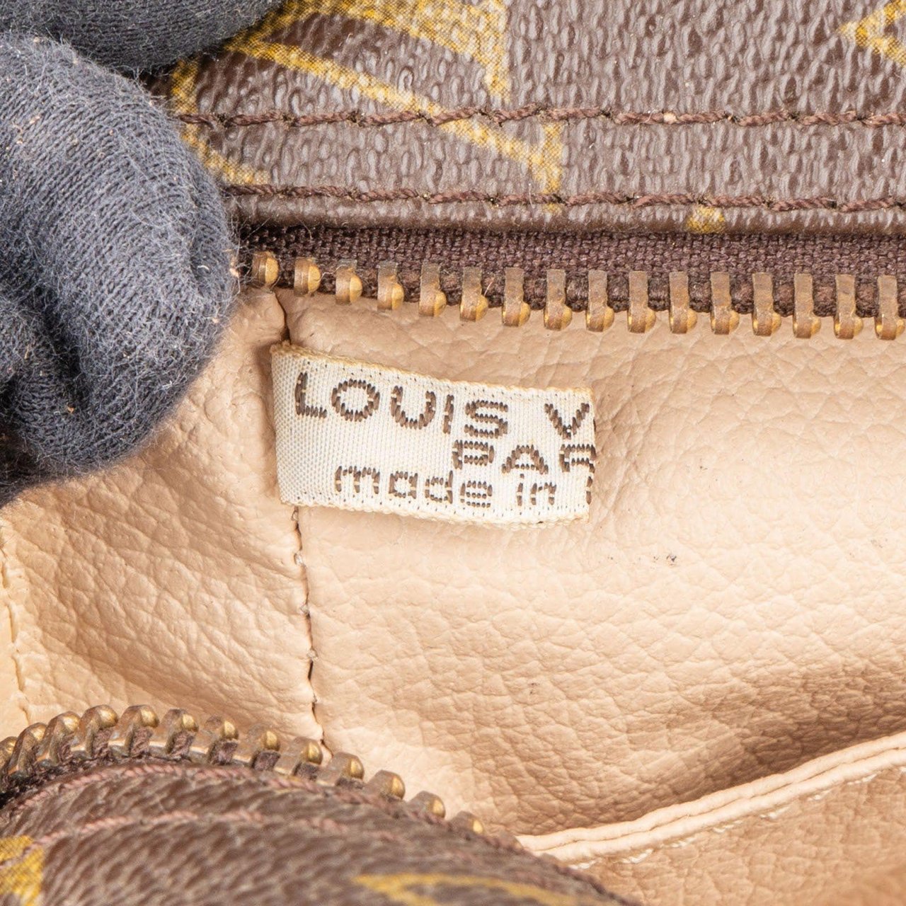 Louis Vuitton Louis Vuitton Canvas Monogram Trousse Toilette 28 Clutch Bruin