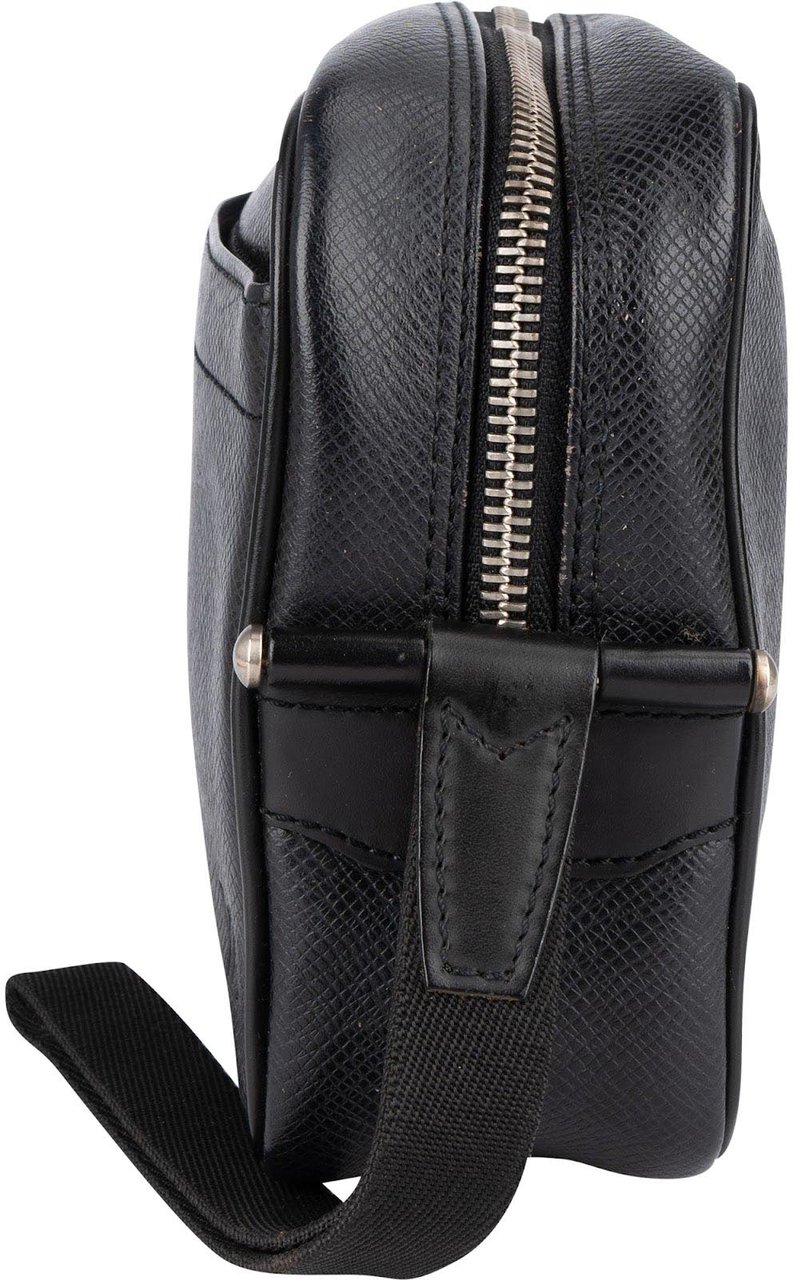 Louis Vuitton Louis Vuitton Noir Epi Leather Homme Clutch Zwart