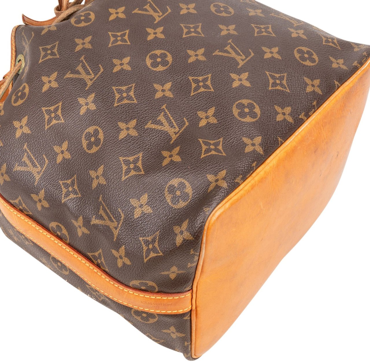 Louis Vuitton Louis Vuitton Monogram Canvas Sac Noé Petit Shoulder Bag Bruin