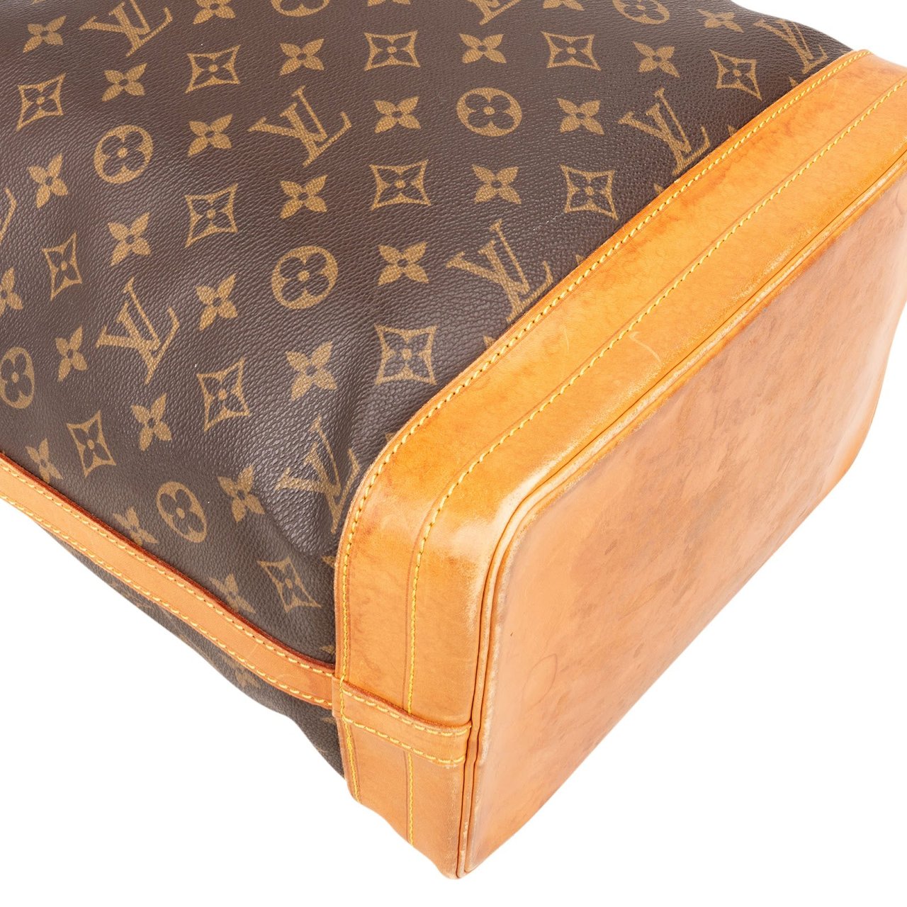 Louis Vuitton Louis Vuitton Monogram Canvas Sac Noé Grande Shoulder Bag Bruin