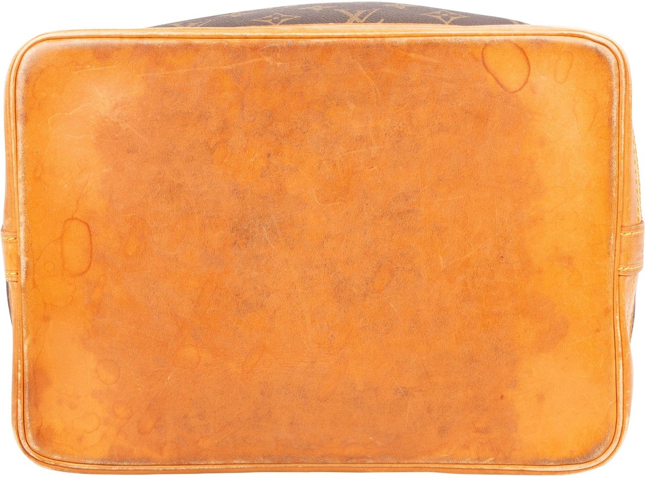 Louis Vuitton Louis Vuitton Monogram Canvas Sac Noé Grande Shoulder Bag Bruin