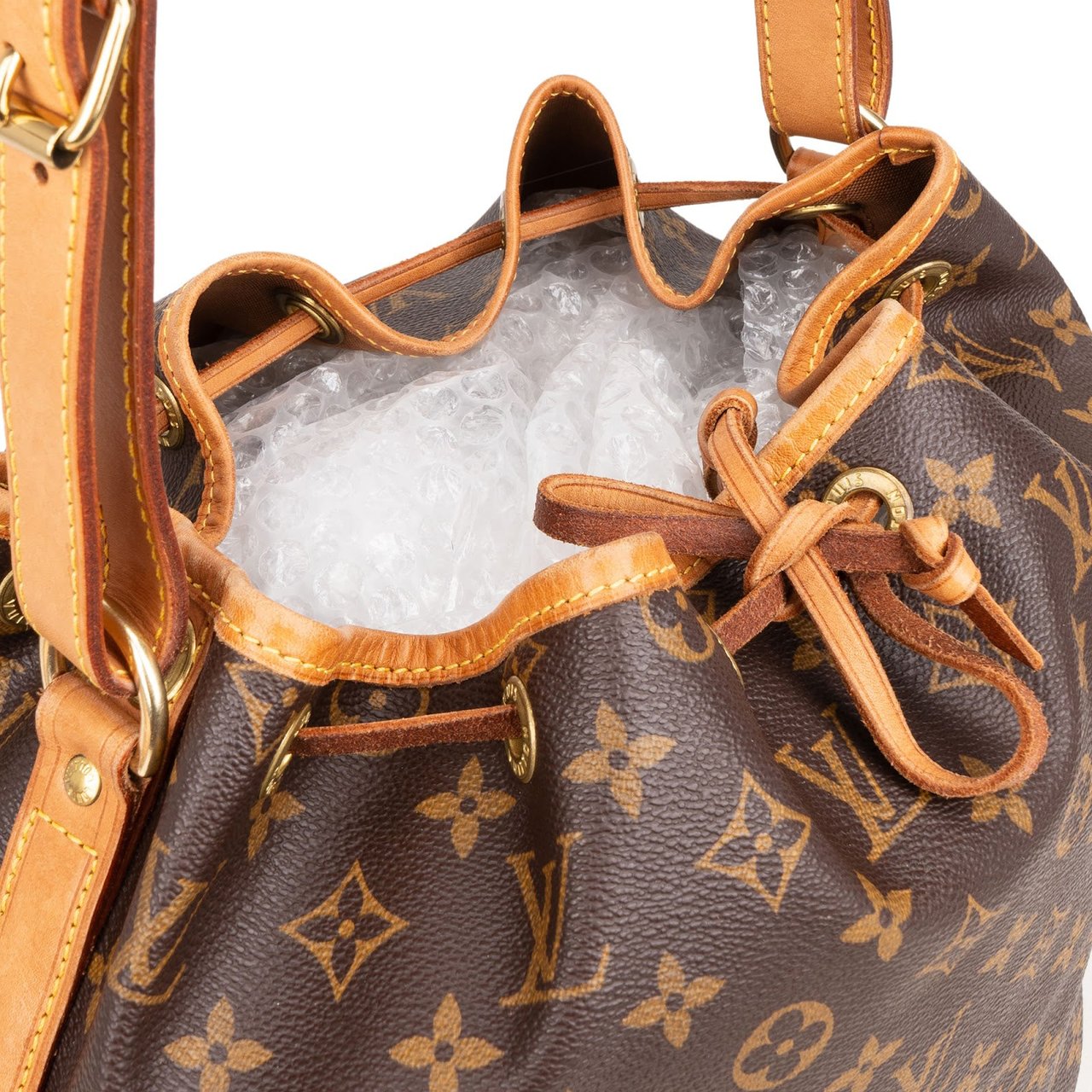 Louis Vuitton Louis Vuitton Monogram Canvas Sac Noé Grande Shoulder Bag Bruin