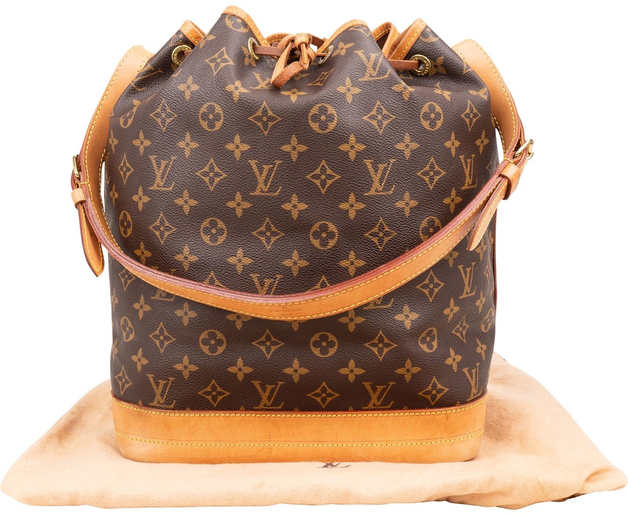 Louis Vuitton Louis Vuitton Monogram Canvas Sac Noé Grande Shoulder Bag Bruin