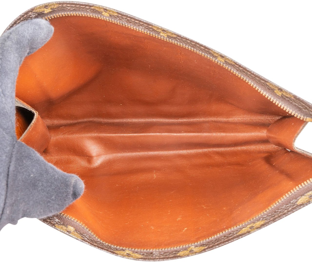 Louis Vuitton Louis Vuitton Monogram Canvas Poche Toilette 25 Clutch Bruin