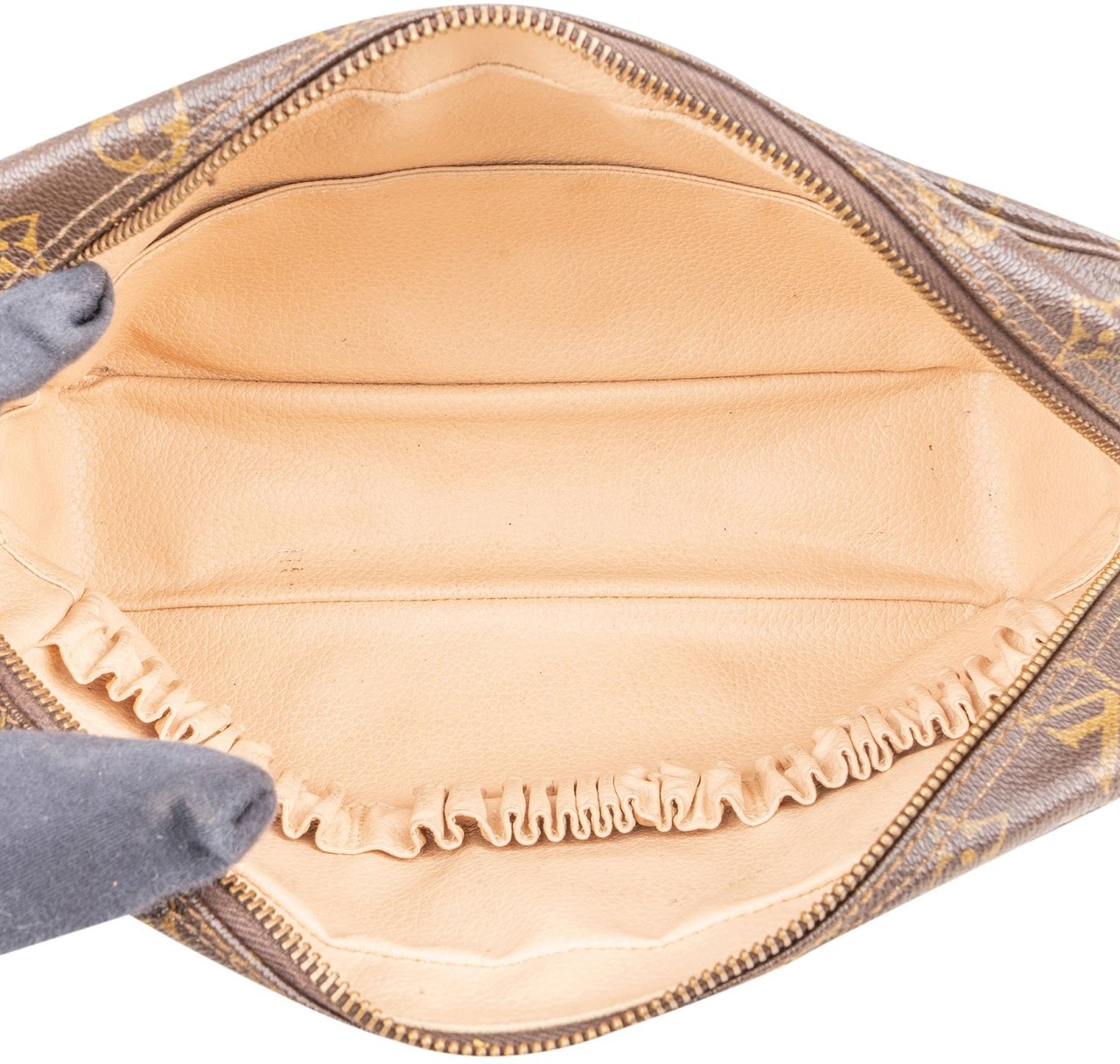 Louis Vuitton Louis Vuitton Monogram Canvas Trousse Toilette 28 Clutch Bruin