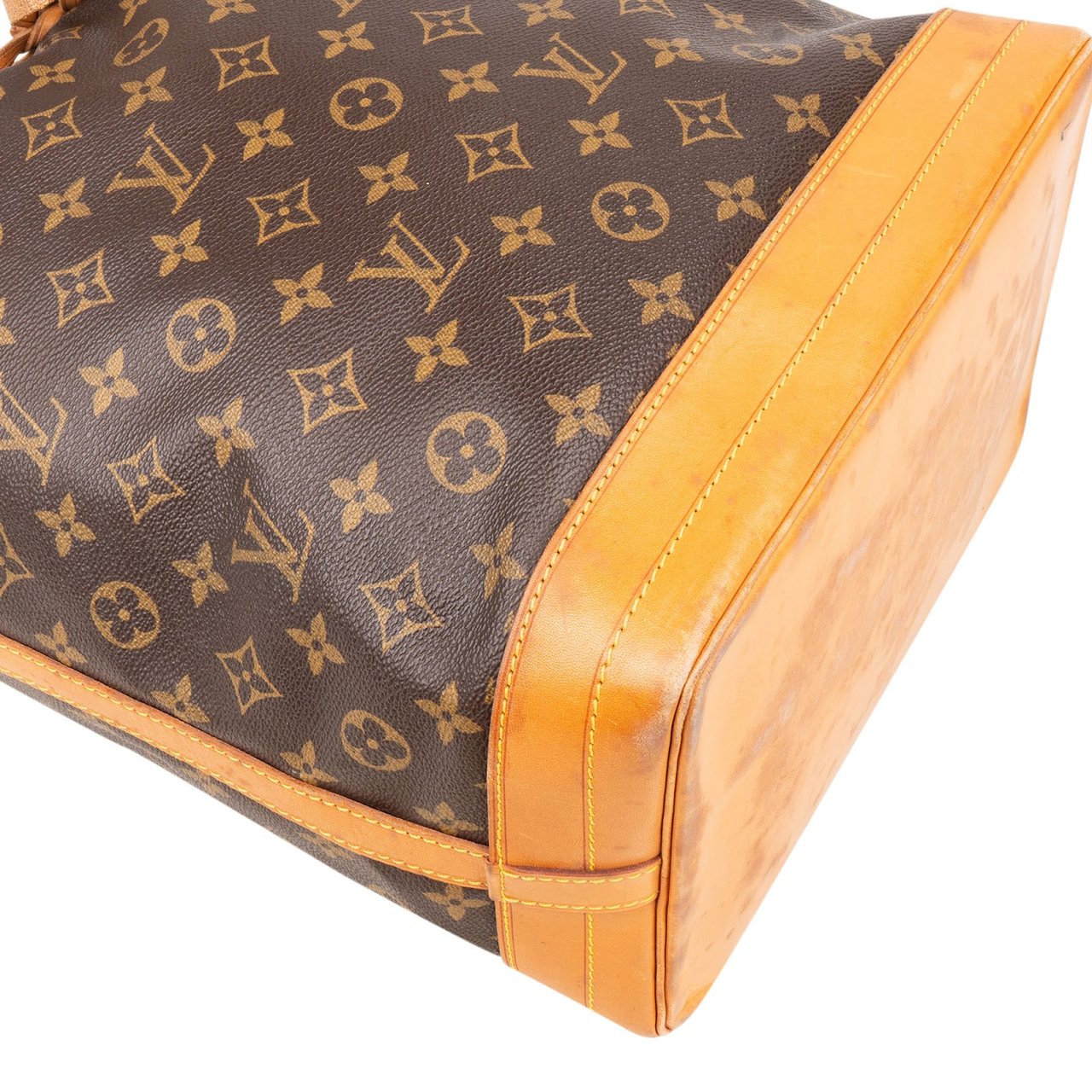 Louis Vuitton Monogram Canvas Sac Noé Grande Shoulder Bag Bruin