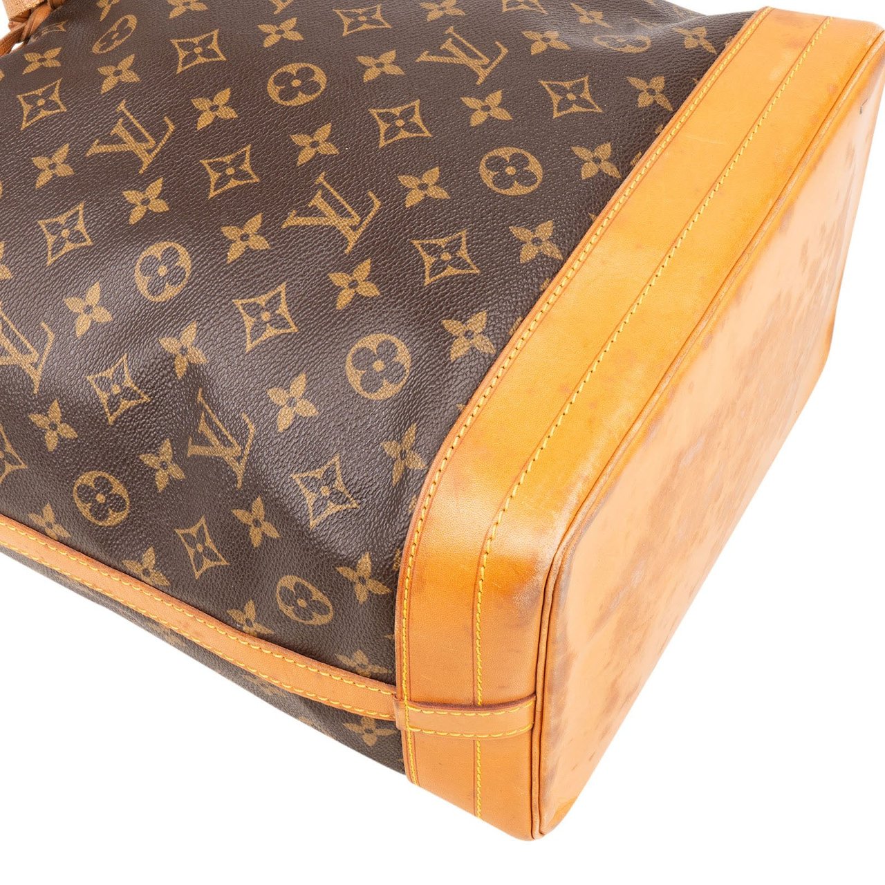 Louis Vuitton Louis Vuitton Monogram Canvas Sac Noé Grande Shoulder Bag Bruin