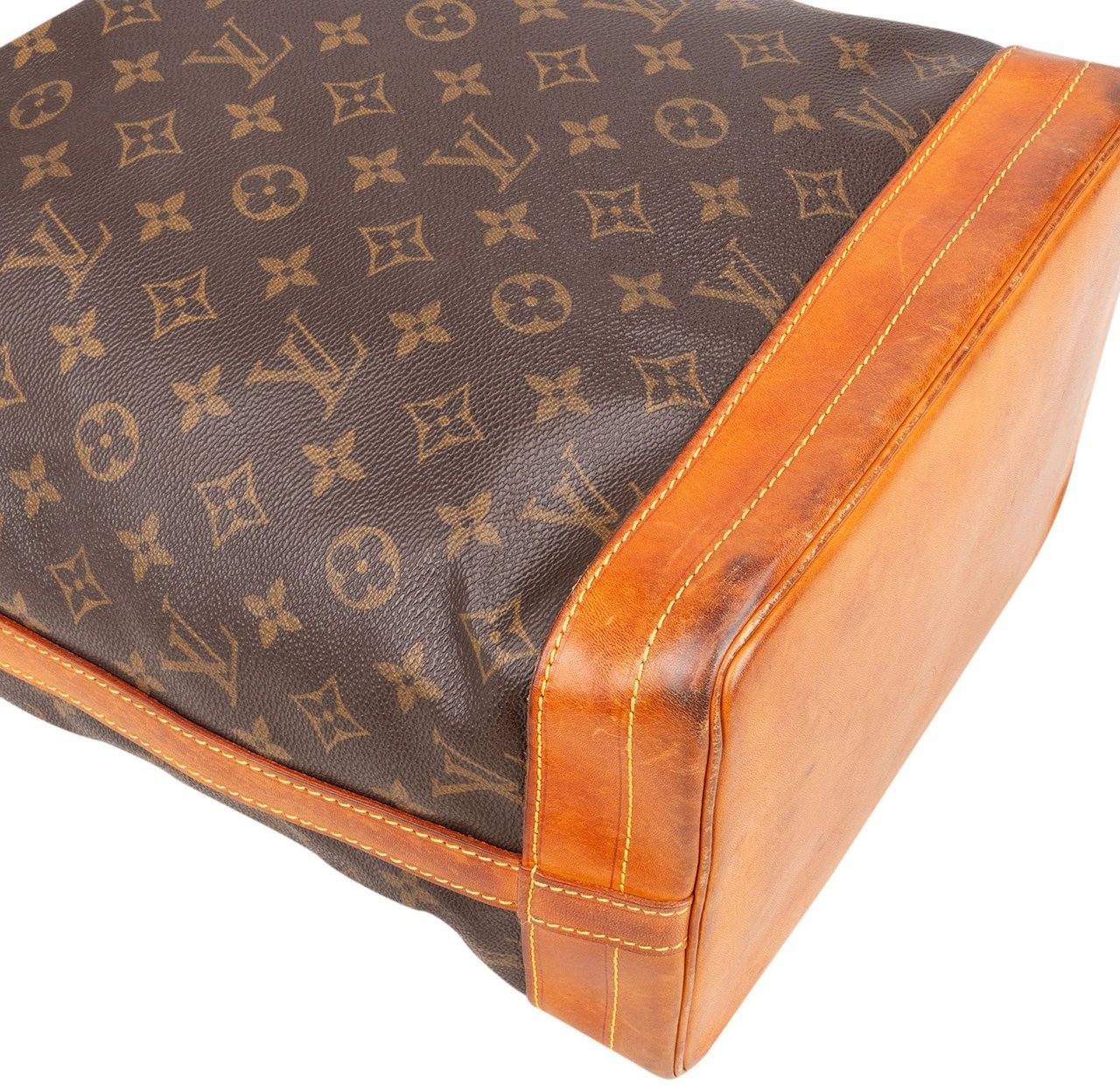Louis Vuitton Louis Vuitton Monogram Canvas Sac Noé Grande Shoulder Bag Bruin