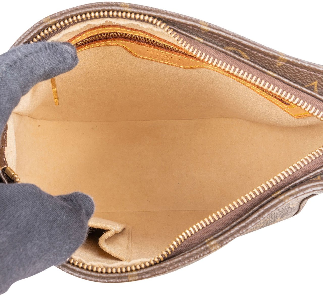 Louis Vuitton Louis Vuitton Monogram Canvas Looping MM Handbag Bruin