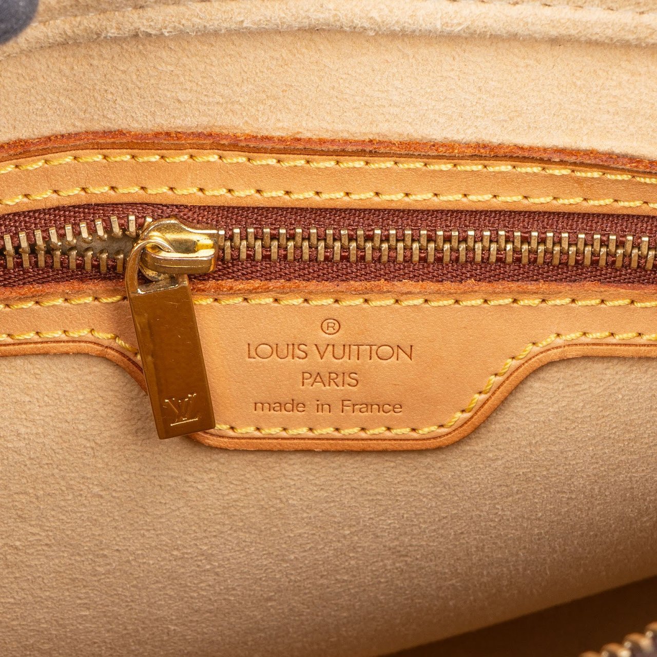 Louis Vuitton Louis Vuitton Monogram Canvas Looping MM Handbag Bruin