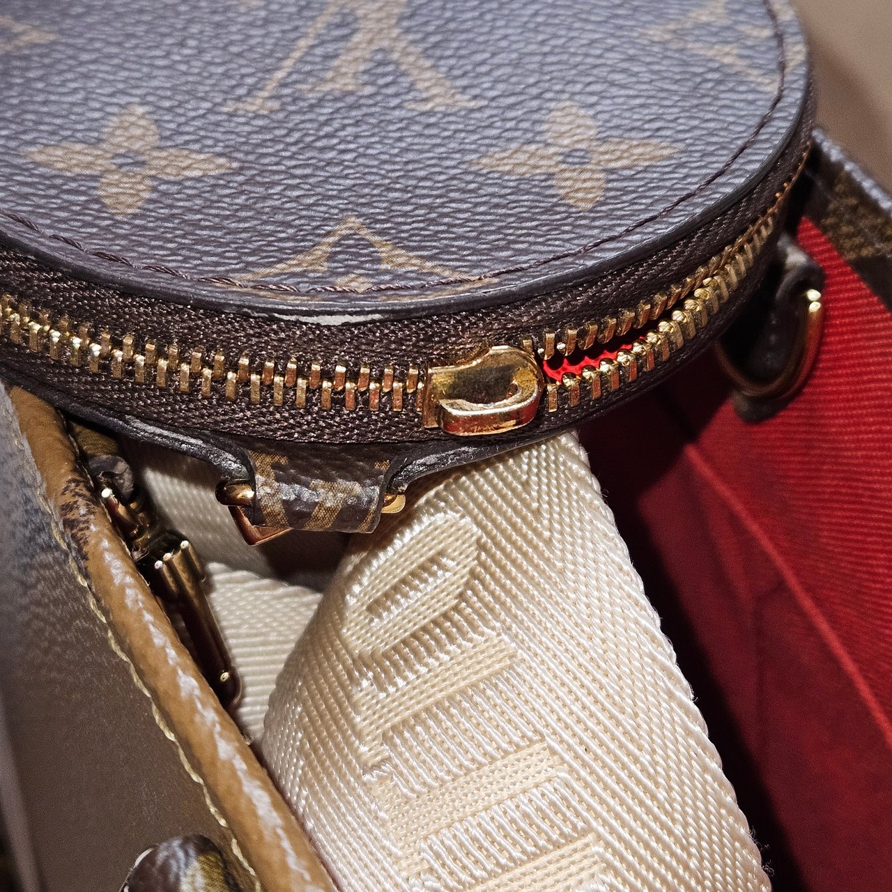 Louis Vuitton Louis Vuitton Monogram Reverse Canvas OnTheGo PM Handbag Bruin