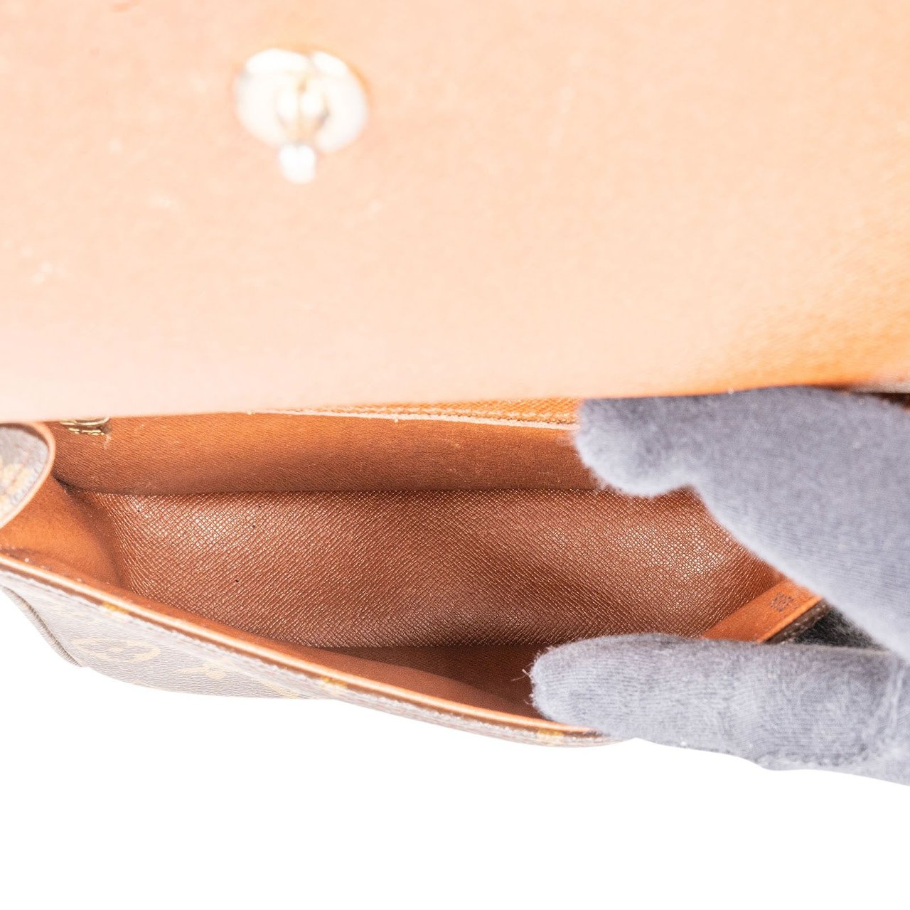 Louis Vuitton Louis Vuitton Monogram Canvas Saint Cloud MM Crossbody Bag Bruin