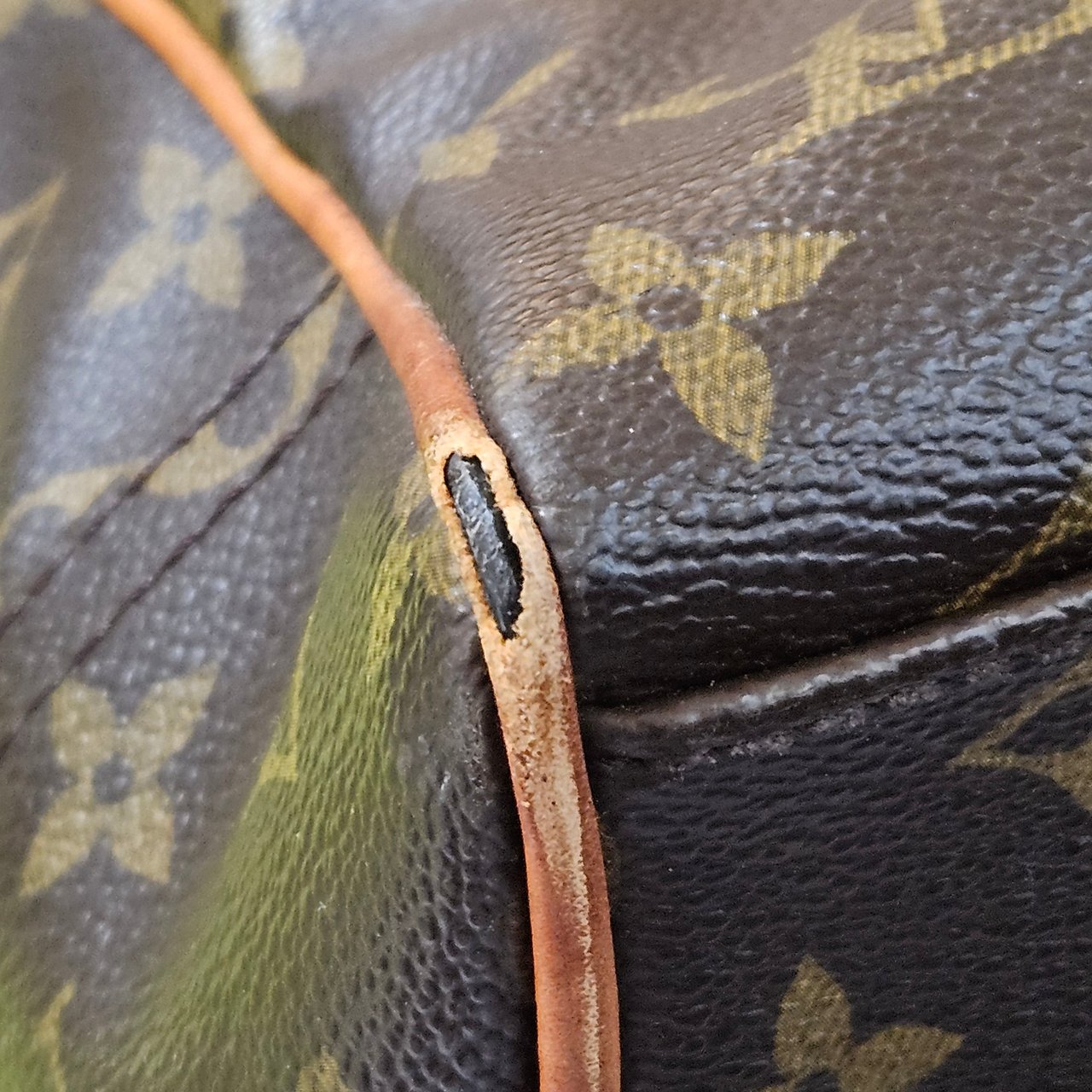 Louis Vuitton Louis Vuitton Monogram Canvas Manhattan GM Handbag Bruin