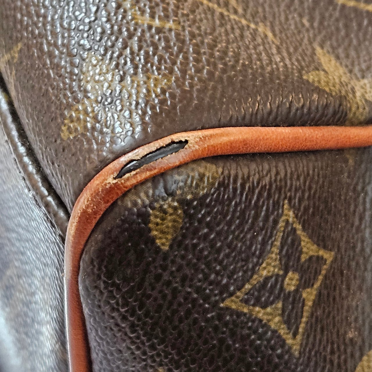 Louis Vuitton Louis Vuitton Monogram Canvas Manhattan GM Handbag Bruin