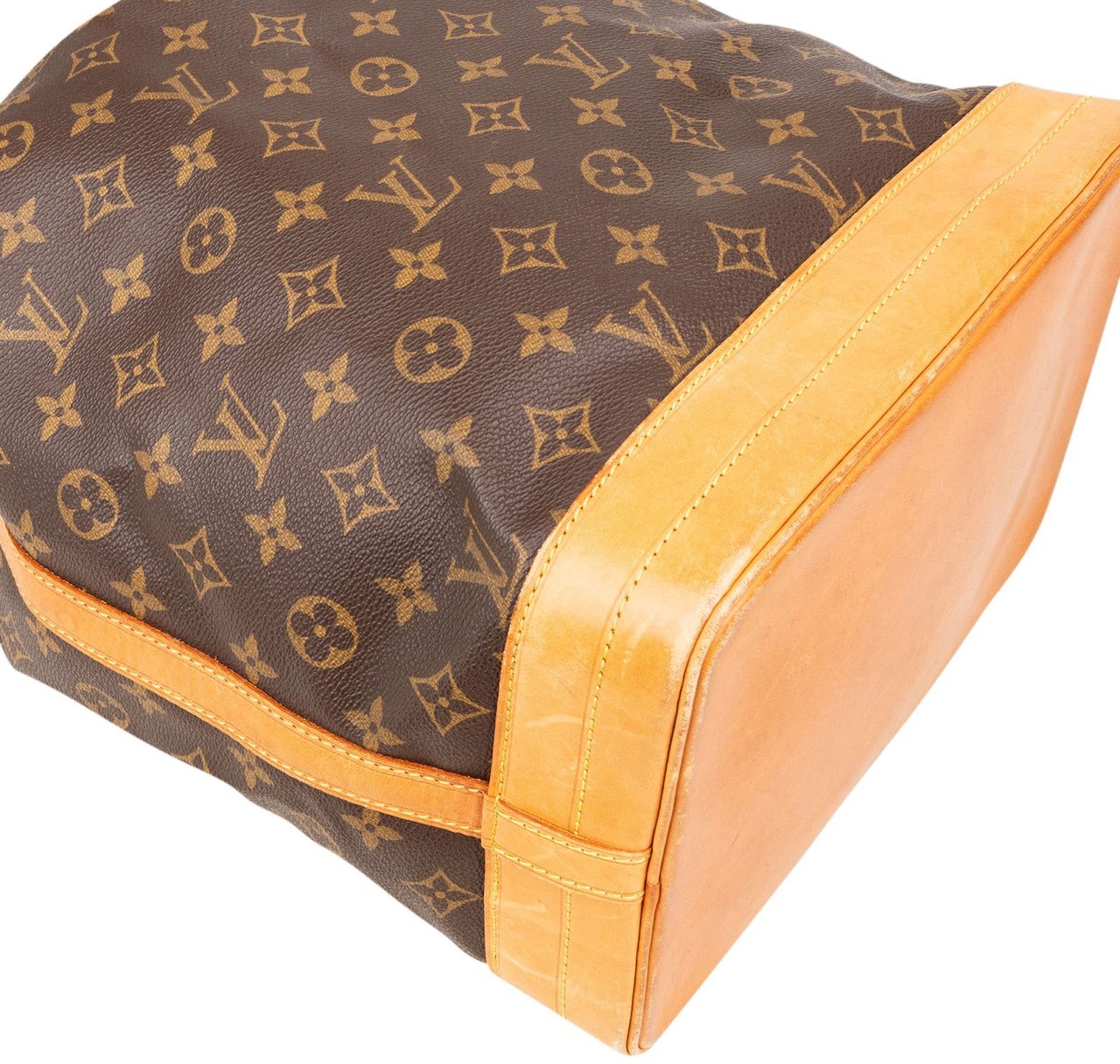 Louis Vuitton Louis Vuitton Monogram Canvas Sac Noé Grande Shoulder Bag Bruin