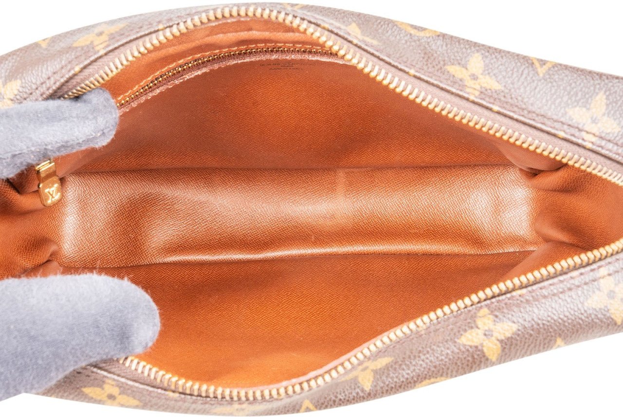 Louis Vuitton Louis Vuitton Monogram Canvas Trocadero 27 Crossbody Bag Bruin