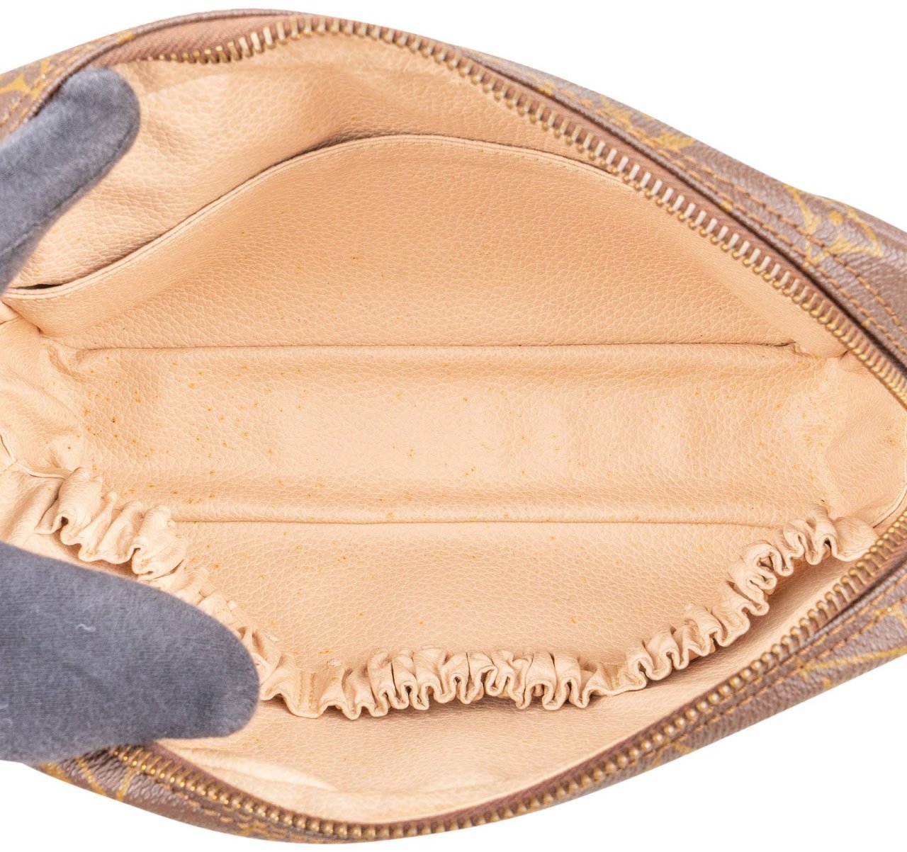 Louis Vuitton Louis Vuitton Monogram Canvas Trousse Toilette 23 Clutch Bruin