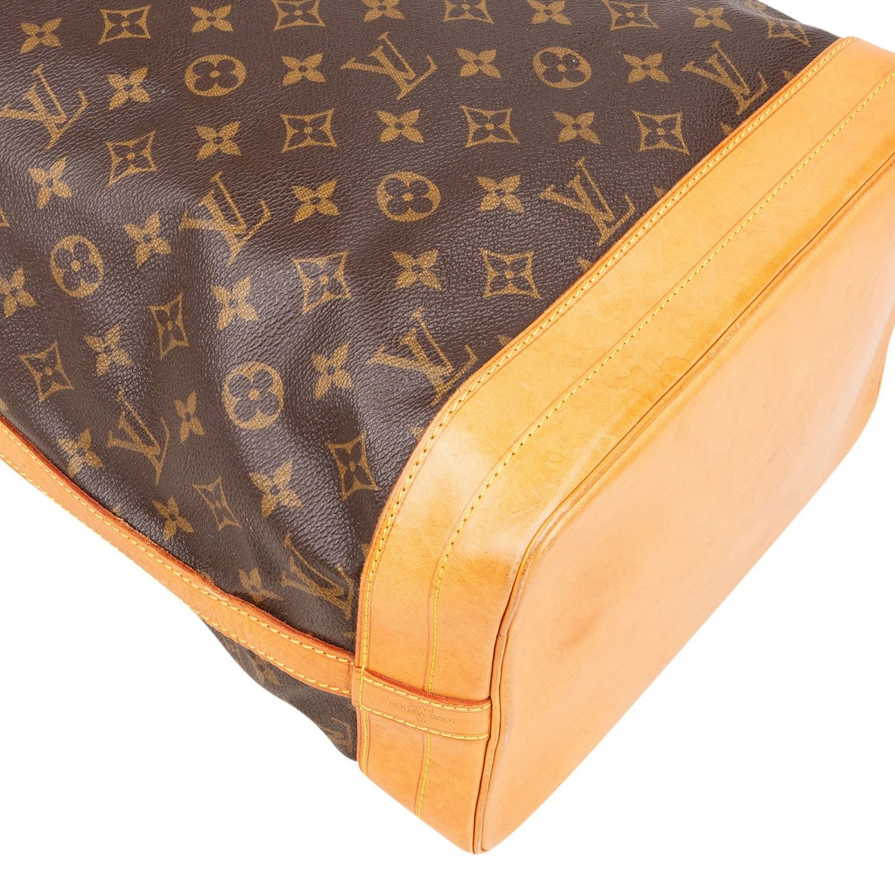 Louis Vuitton Louis Vuitton Monogram Canvas Sac Noé Grande Shoulder Bag Bruin