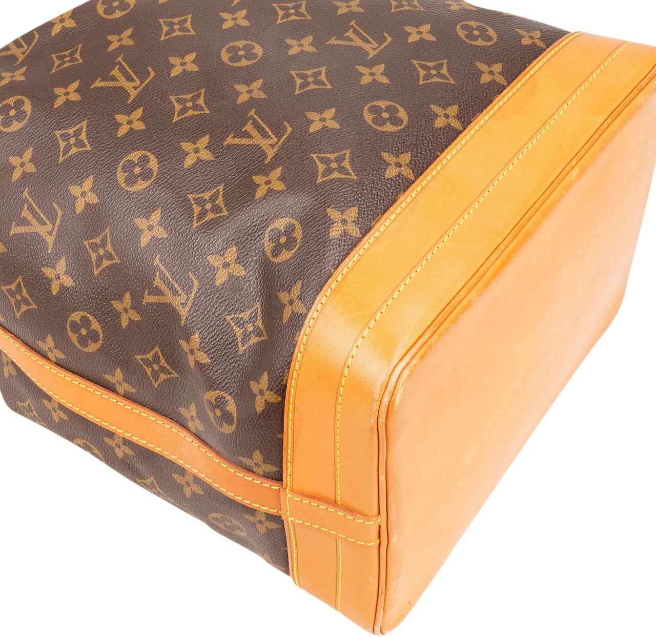 Louis Vuitton Monogram Canvas Sac Noé Grande Shoulder Bag Bruin