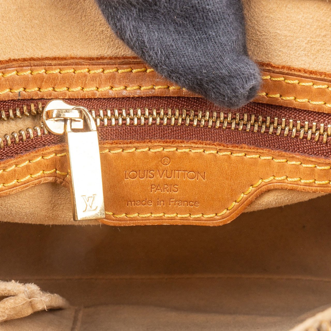 Louis Vuitton Louis Vuitton Monogram Canvas Looping MM Shoulder Bag Bruin