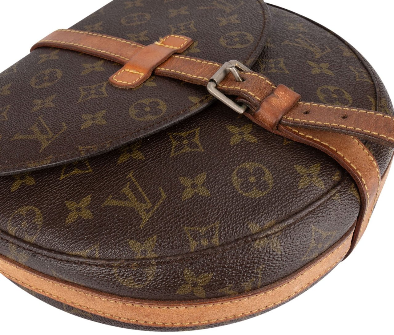 Louis Vuitton Louis Vuitton Monogram Canvas Chantilly GM Crossbody Bag Bruin