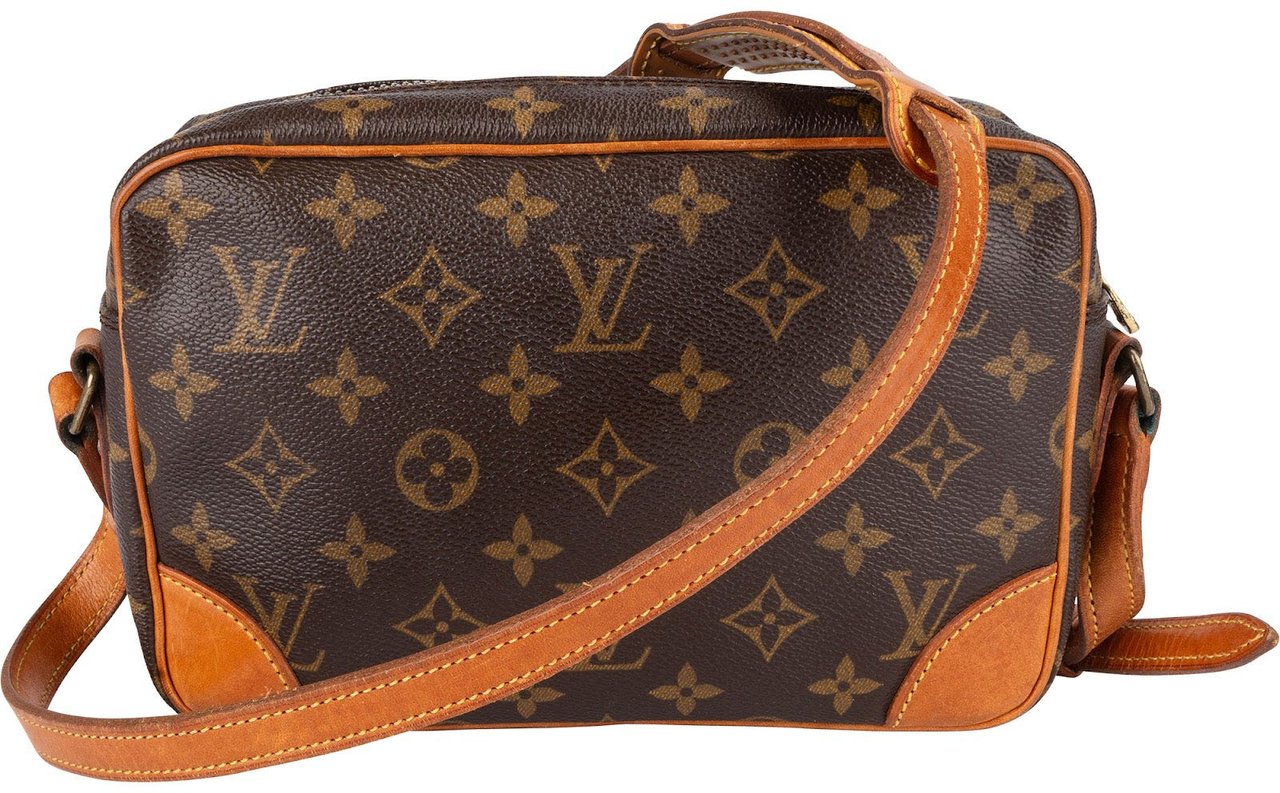 Louis Vuitton Louis Vuitton Monogram Canvas Trocadero 23 Crossbody Bag Bruin