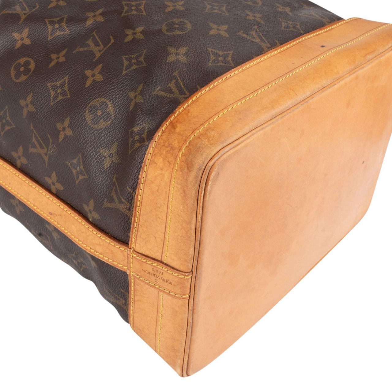 Louis Vuitton Louis Vuitton Monogram Canvas Sac Noé Grande Shoulder Bag Bruin