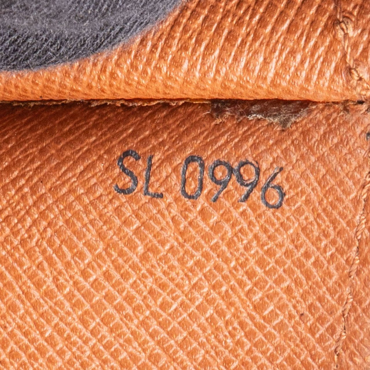 Louis Vuitton Louis Vuitton Monogram Canvas Porte Documents Laptop Clutch Bruin