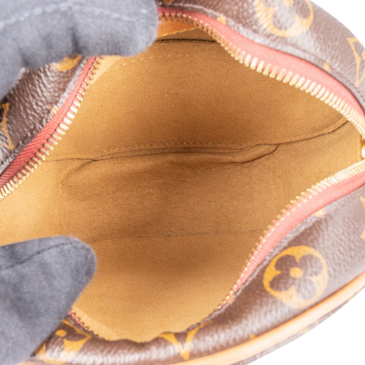 Louis Vuitton Monogram Canvas Boite Chapeau Souple PM Crossbody Bag Bruin