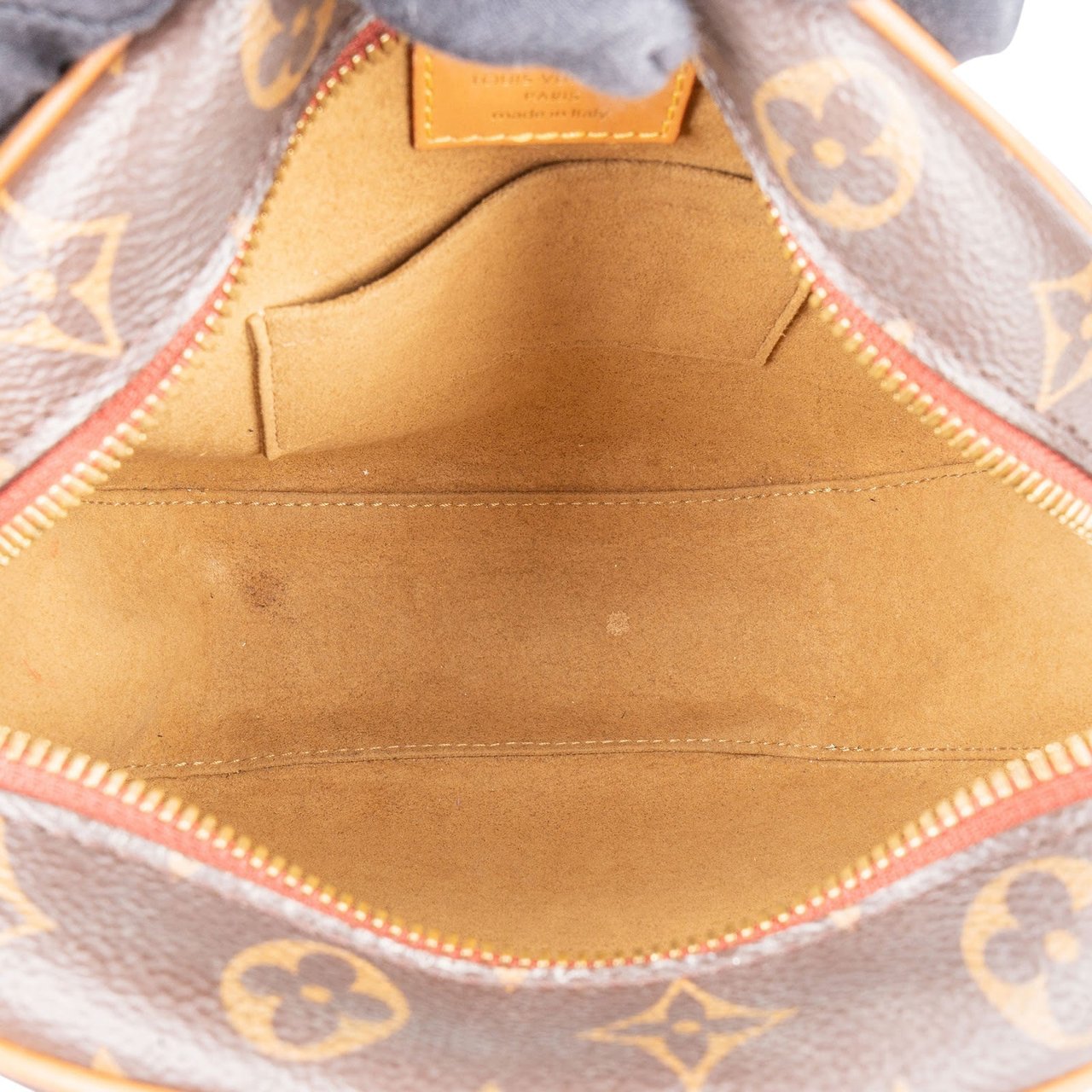 Louis Vuitton Monogram Canvas Boite Chapeau Souple MM Crossbody Bag Bruin