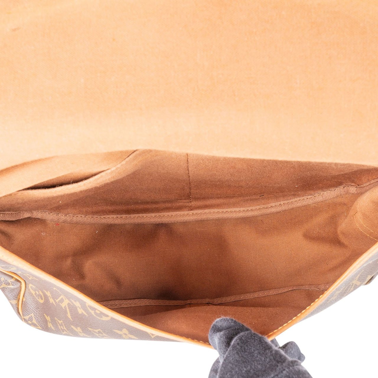 Louis Vuitton Louis Vuitton Monogram Canvas Saumur 35 Crossbody Bag Bruin