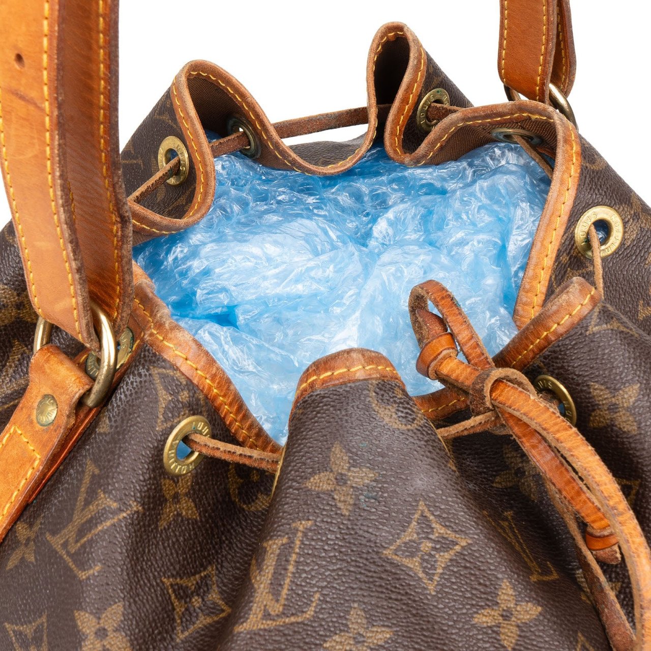 Louis Vuitton Louis Vuitton Monogram Canvas Sac Noé Grande Shoulder Bag Bruin