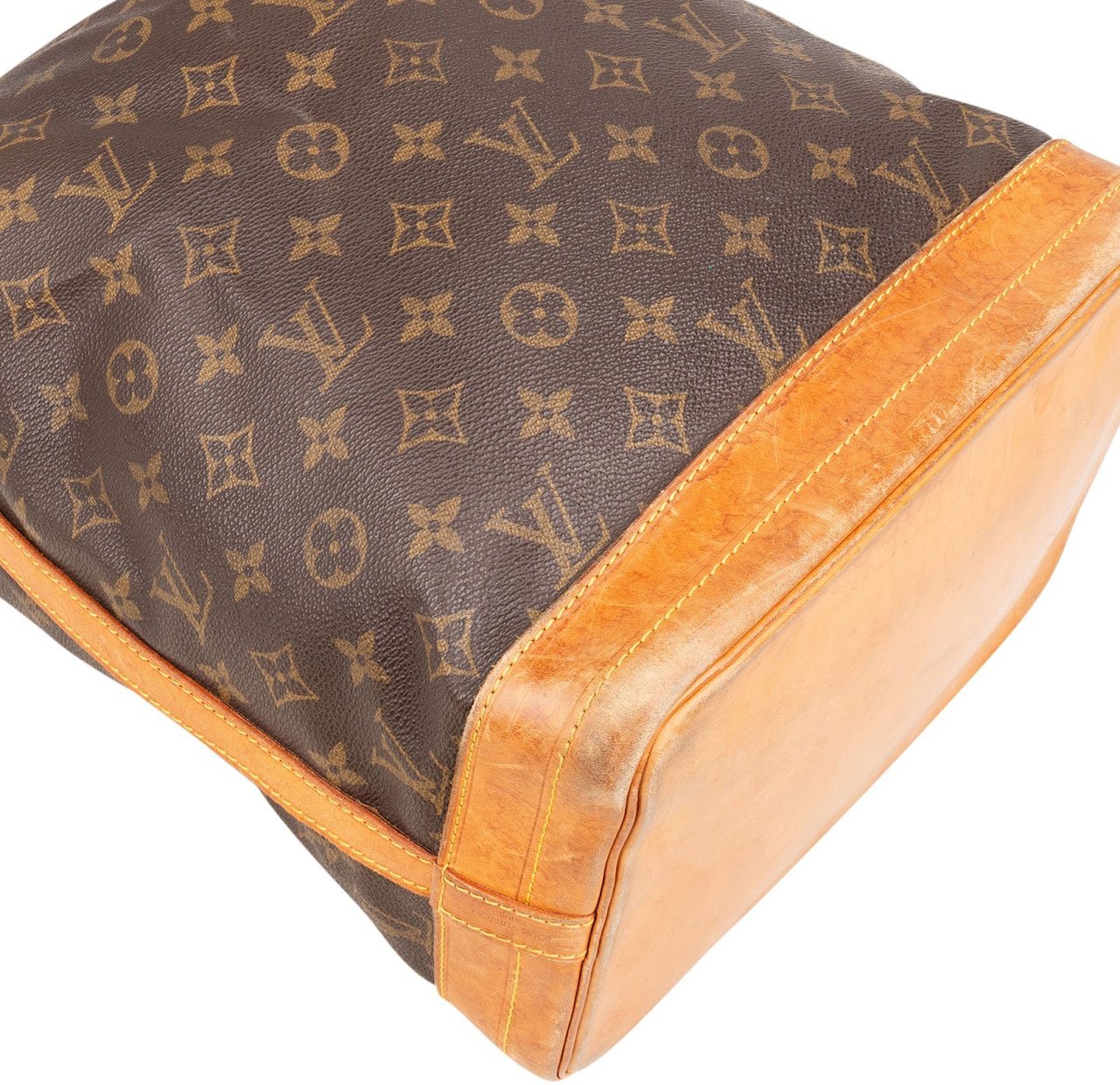 Louis Vuitton Louis Vuitton Monogram Canvas Sac Noé Grande Shoulder Bag Bruin