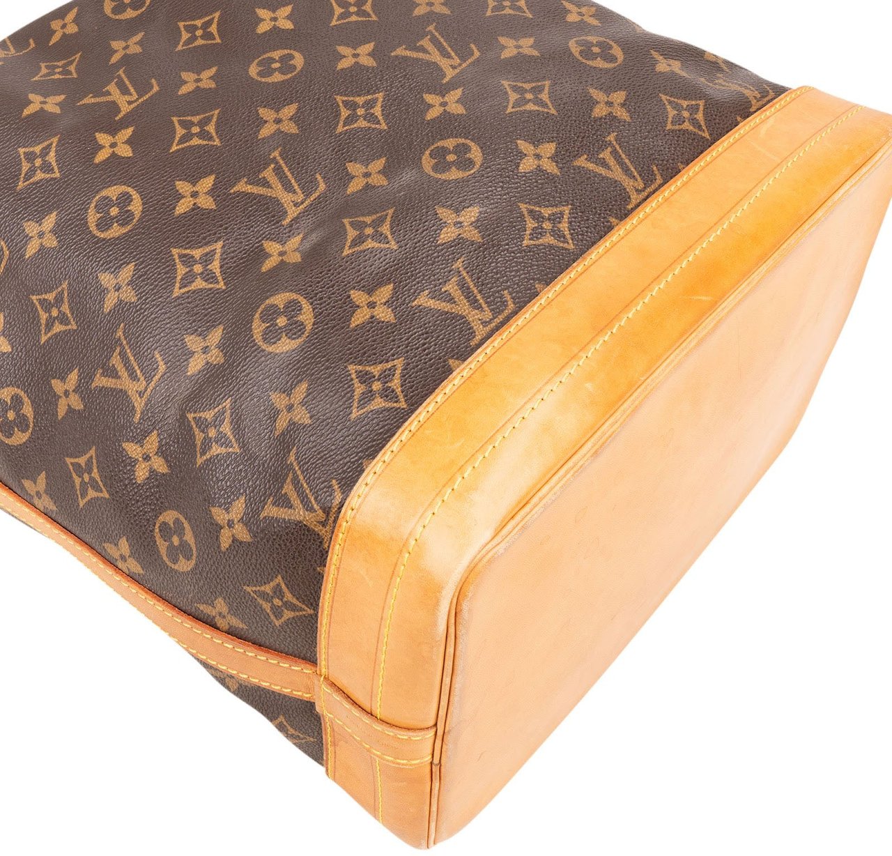 Louis Vuitton Louis Vuitton Monogram Canvas Sac Noé Grande Shoulder Bag Bruin