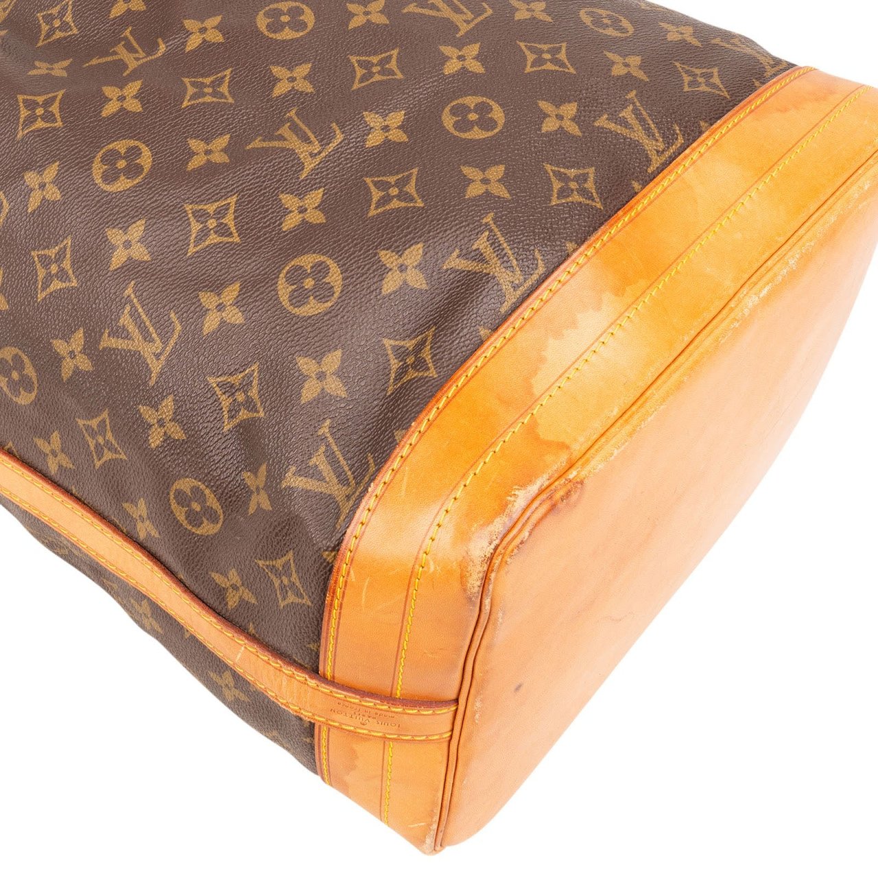 Louis Vuitton Louis Vuitton Monogram Canvas Sac Noé Grande Shoulder Bag Bruin