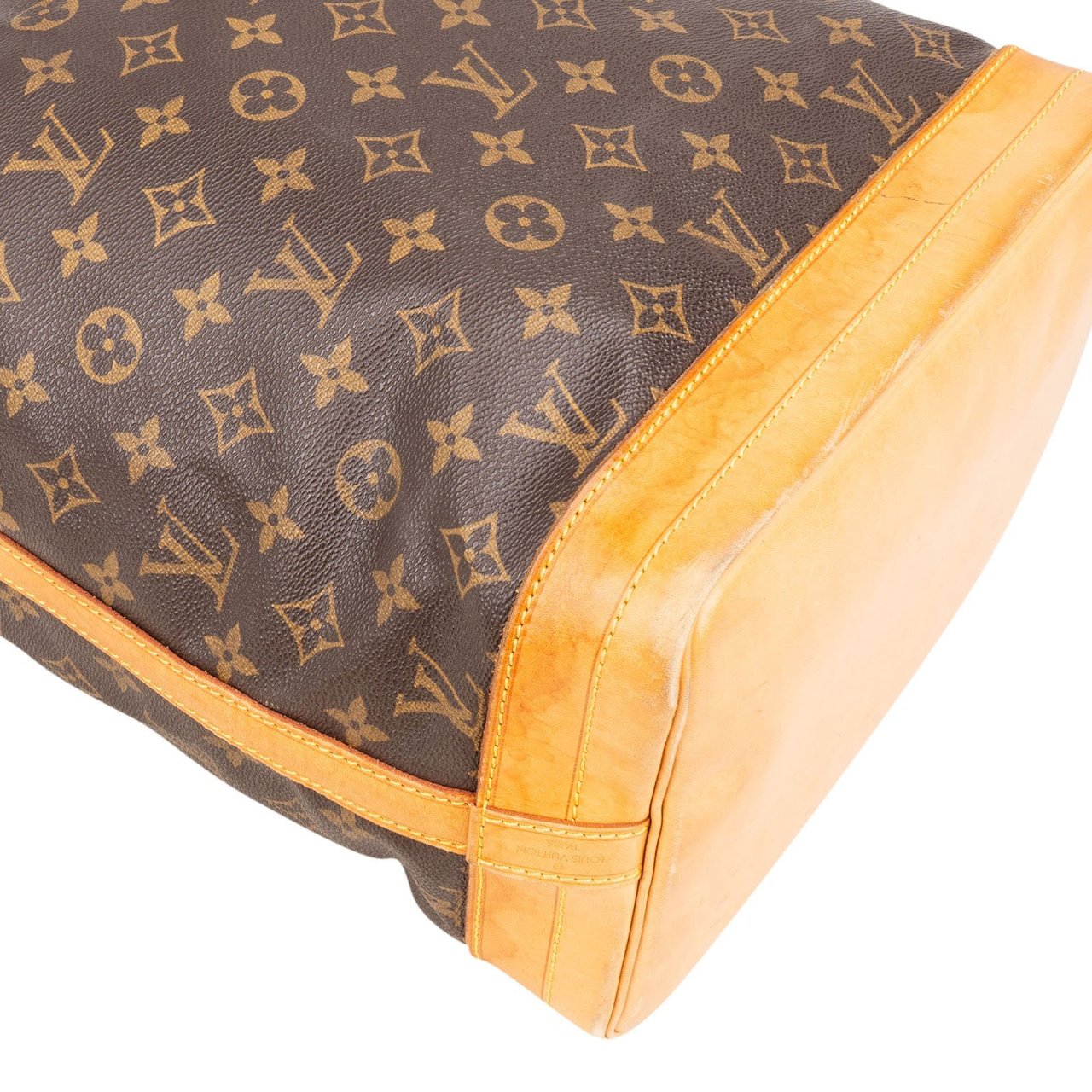 Louis Vuitton Louis Vuitton Monogram Canvas Sac Noé Grande Shoulder Bag Bruin