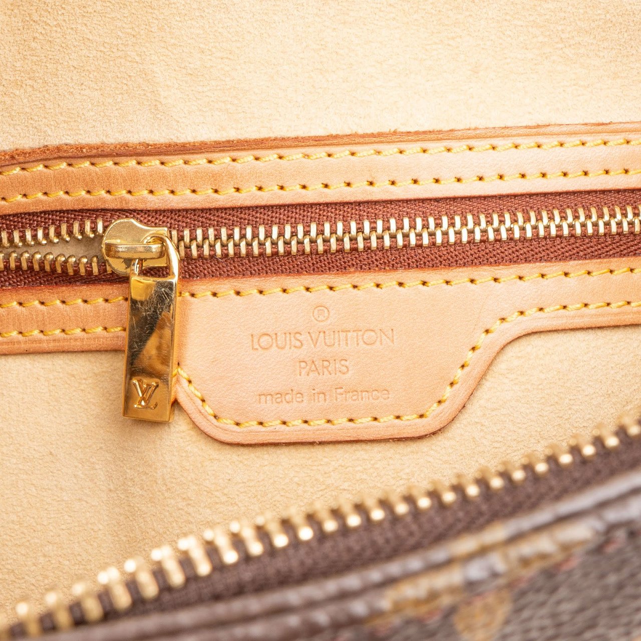 Louis Vuitton Louis Vuitton Monogram Canvas Looping GM Shoulder Bag Bruin