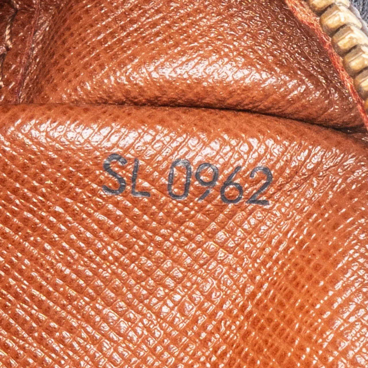 Louis Vuitton Louis Vuitton Monogram Canvas Compiegne 28 Clutch Bruin