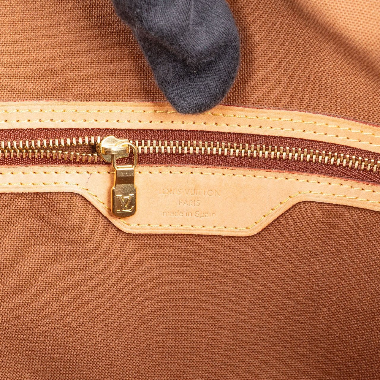 Louis Vuitton Louis Vuitton Monogram Canvas Batignolles Horizontal Shoulder Bag Bruin