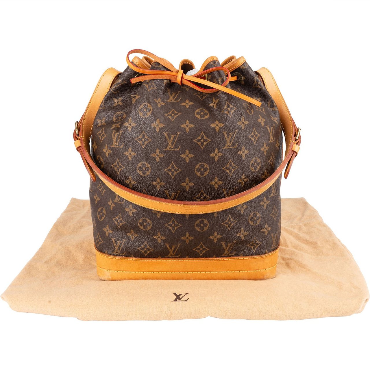 Louis Vuitton Louis Vuitton Monogram Canvas Sac Noé Grande Shoulder Bag Bruin