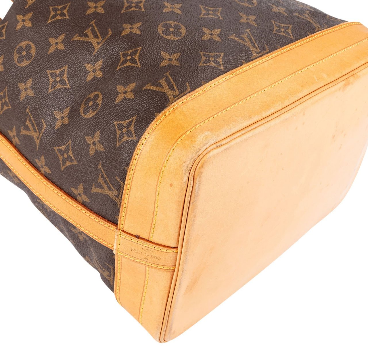 Louis Vuitton Louis Vuitton Monogram Canvas Sac Noé Grande Shoulder Bag Bruin