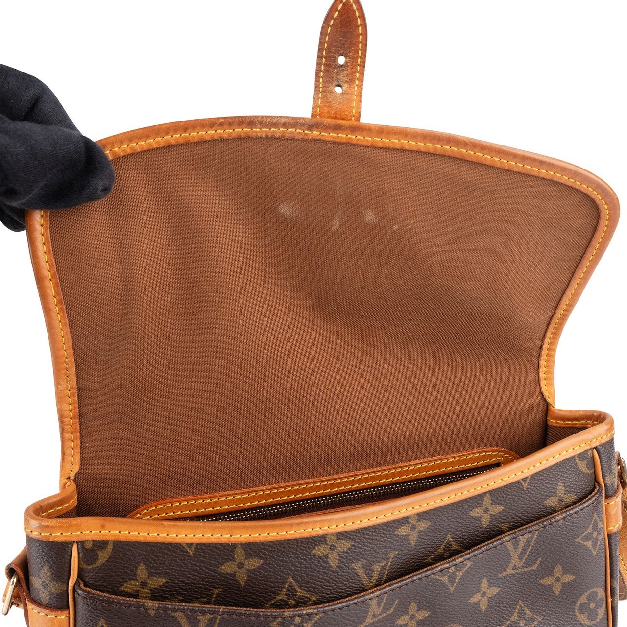 Louis Vuitton Louis Vuitton Monogram Canvas Sologne Crossbody Bag Bruin