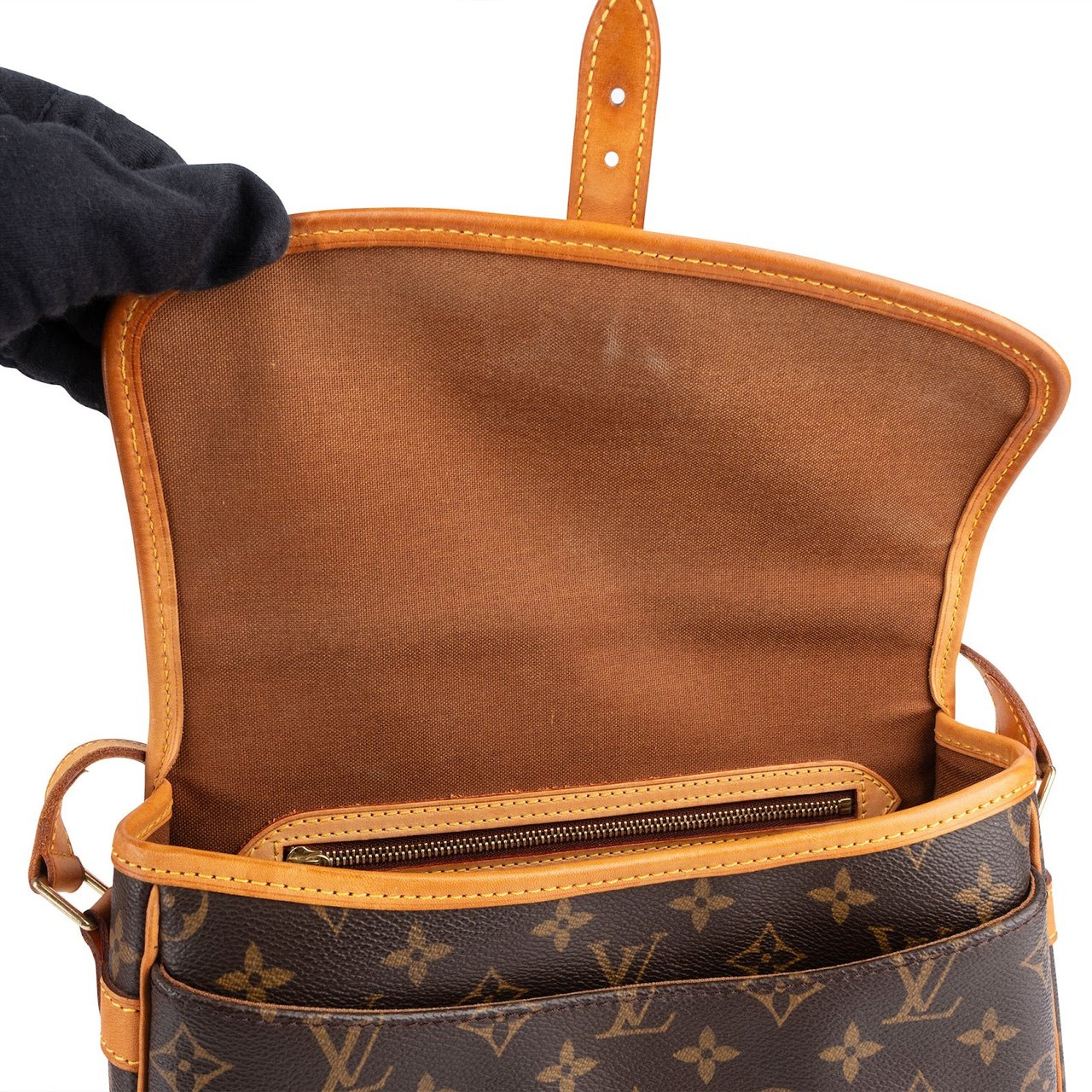 Louis Vuitton Louis Vuitton Monogram Canvas Sologne Crossbody Bag Bruin